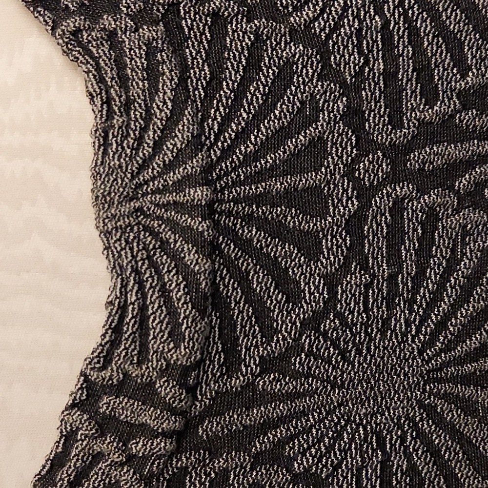 Textured Lace Top - Picture 3 of 8